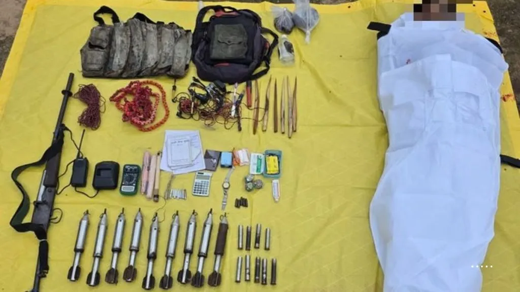 पाच लाखांचे बक्षीस असलेल्या नक्षलीचा खात्मा Naxal with a reward of five lakhs killed