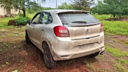 आचऱ्यात गोवा बनावटीची दारू कारसह जप्त