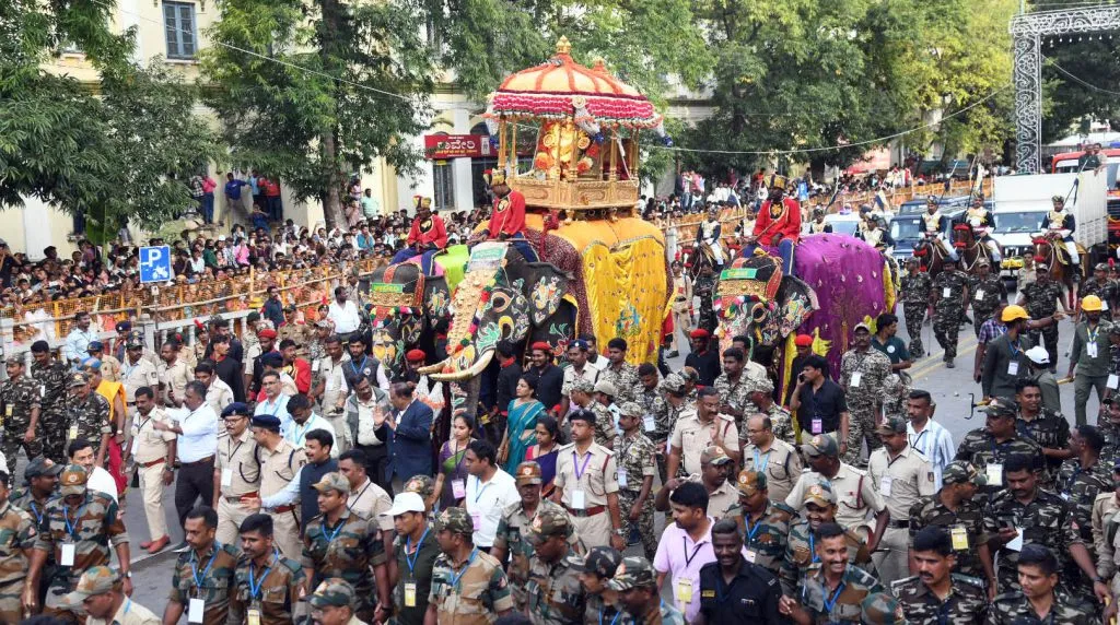 Jumbo ride hits the pavement