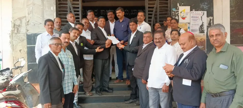 Khanapur Lawyers Association condemns attack on Chief Justice B. R. Gavai