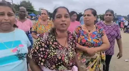 Swimmers stuck in a net in Rapni