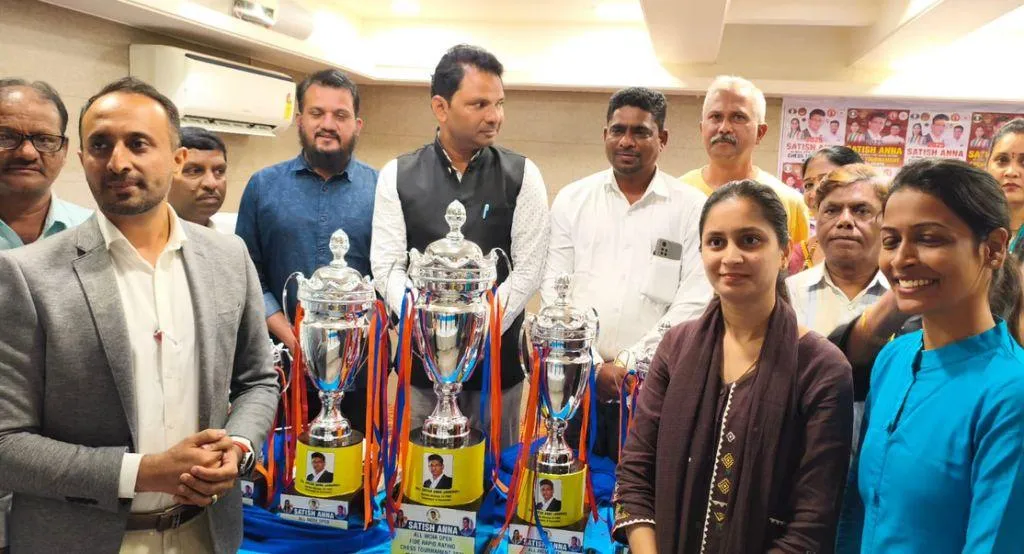 Open Chess Tournament Trophy Unveiled