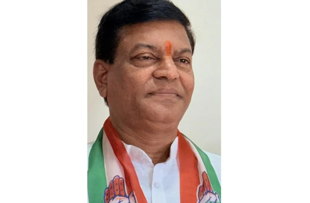 कीर्तनकार-वारकऱ्यांना सरकारने मानधन द्यावे The government should pay honorarium to kirtanakars and warkaris.