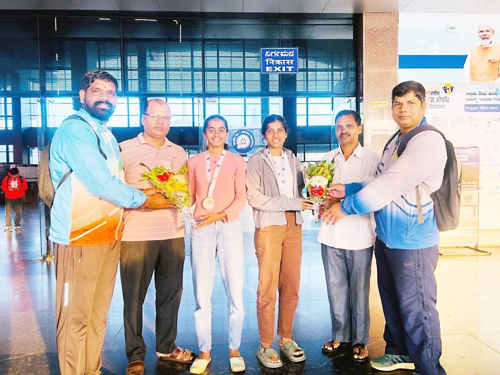 Vaibhavi-Apoorva welcomed in Belgaum