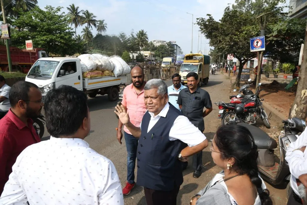 MPs inspect the road on the flyover
