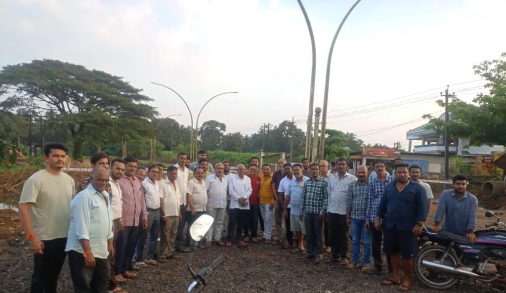 Citizens protest against construction of city road works today