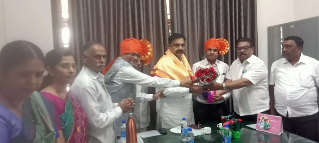 Former Maharashtra Finance Minister Jayantrao Patil pays a goodwill visit to Maratha temple