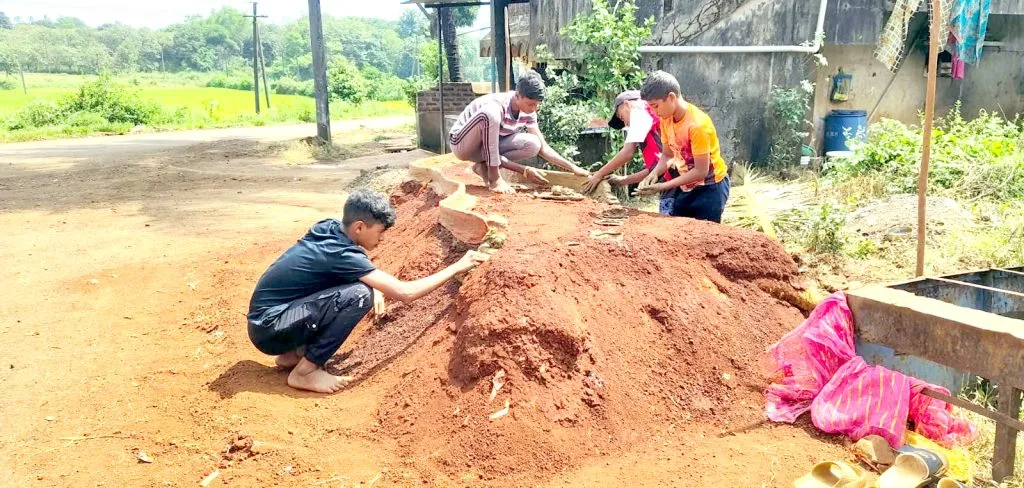 The rush to make replicas of forts