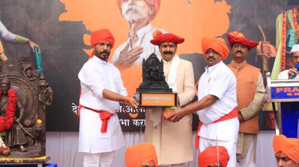 Youth is revitalized through inspirational songs!