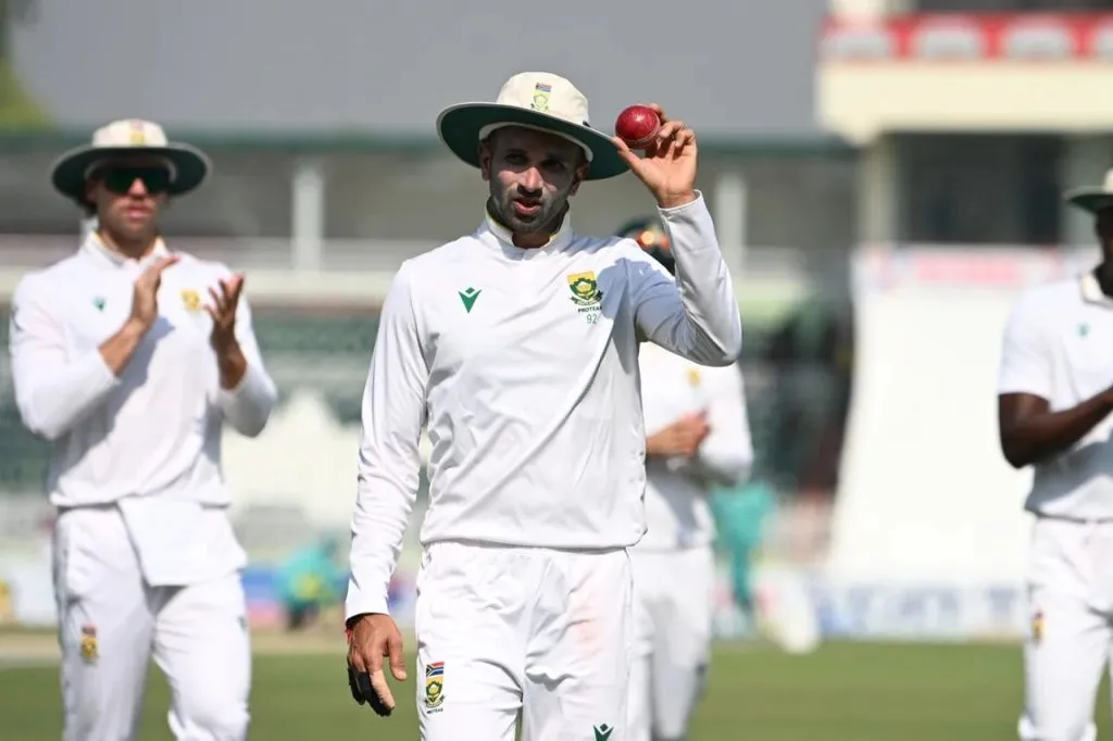 स्टब्ज, झोर्झीने द.आफ्रिकेला सावरले Stubbs, Zorzi help South Africa recover