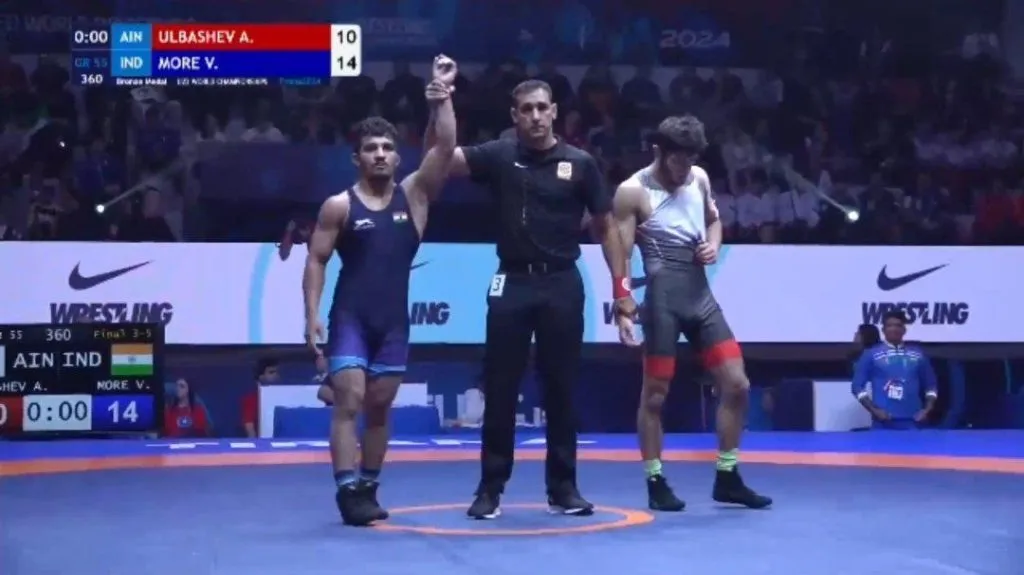 Vishwajit More enters quarterfinals