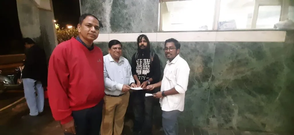 वृत्तपत्र विक्रेत्याने रक्तदान केल्याने महिला रुग्णाला जीवदान Newspaper vendor saves female patient's life after donating blood