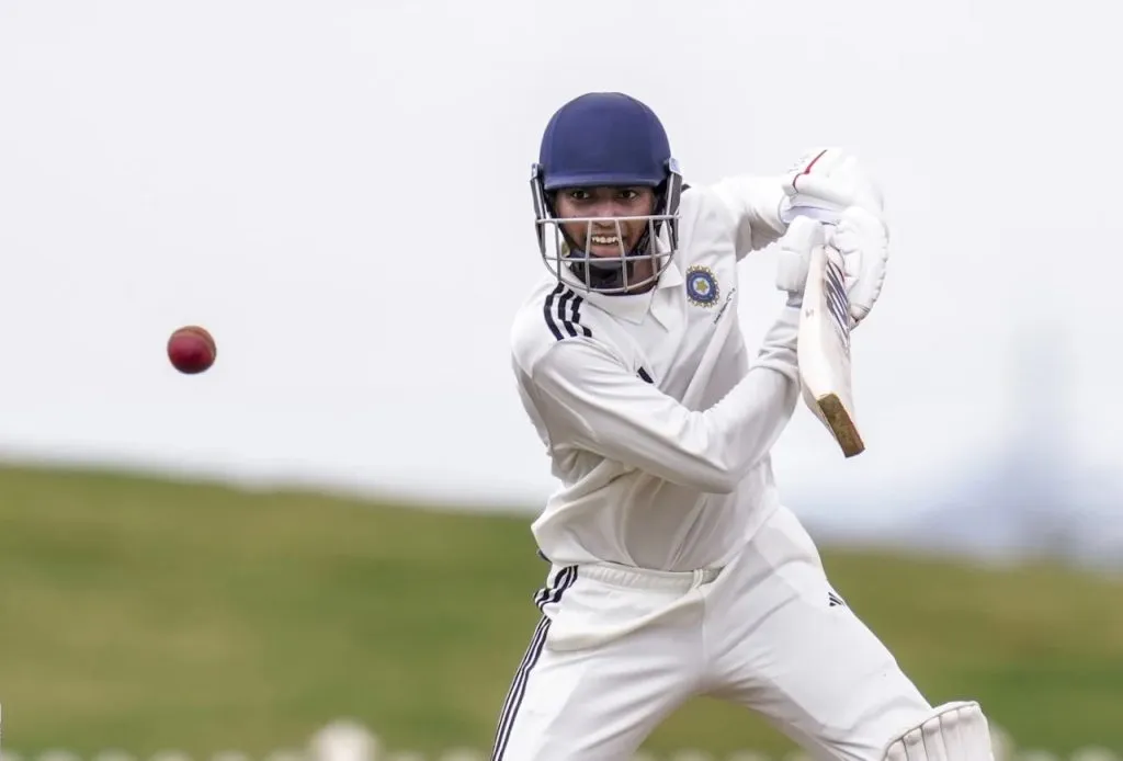 धूल, दोसेजा यांची अर्धशतके Half-centuries by Dhull, Doseja