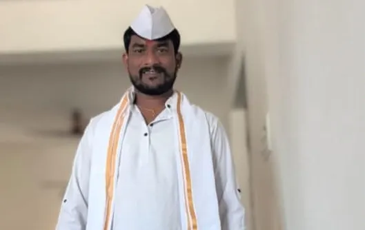 सोलापूरच्या भामट्याचा महिलांना लाखोंचा गंडा A young man from Solapur duped women of lakhs