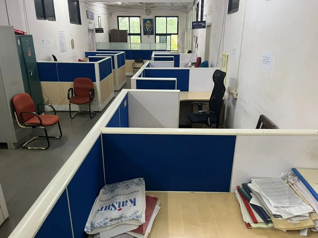 The responsibility of the survey has caused chaos in the municipal corporation.