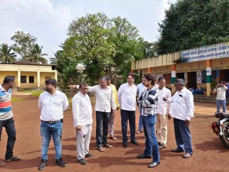 आमदारांकडून बसवन कुडची शाळेच्या विकासकामांची पाहणी MLAs inspect development works of Basavan Kudchi School