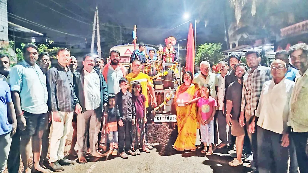 कडोलीमध्ये जंगी स्वागत Warm welcome in Kadoli