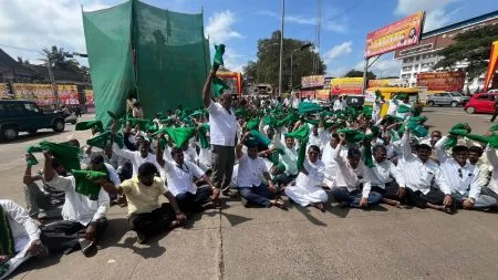 महाराष्ट्राच्या धर्तीवर ऊसदर द्या Give sugarcane rates on the lines of Maharashtra.