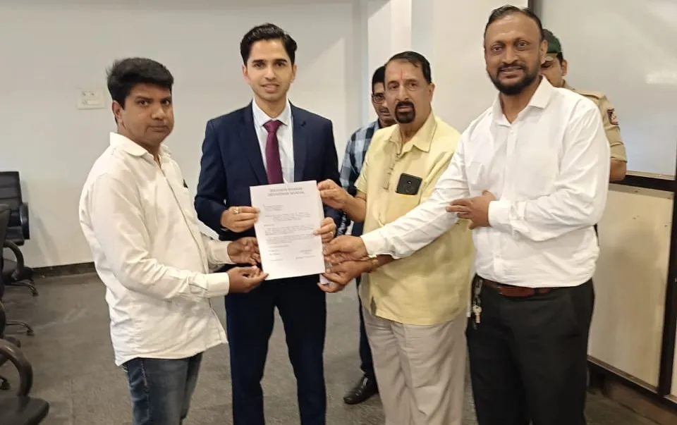 सीमोल्लंघन कार्यक्रमासाठी जिल्हाधिकाऱ्यांसह मान्यवरांना आमंत्रण Invitation to dignitaries including the District Collector for the border crossing program