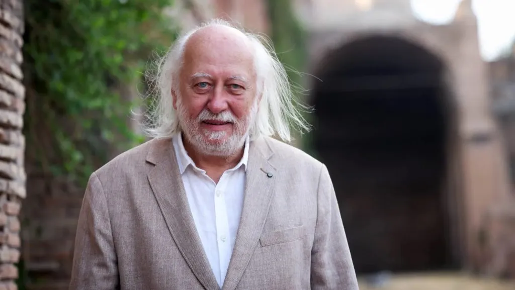 Hungarian writer wins Nobel Prize in Literature