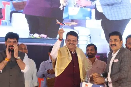 Devendra Fadanvis | सोलापुरात येत्या तीन वर्षात आयटी पार्क उभारणार : मुख्यमंत्री फडणवीस यांची ग्वाही Announcement of crores for the development of Solapur