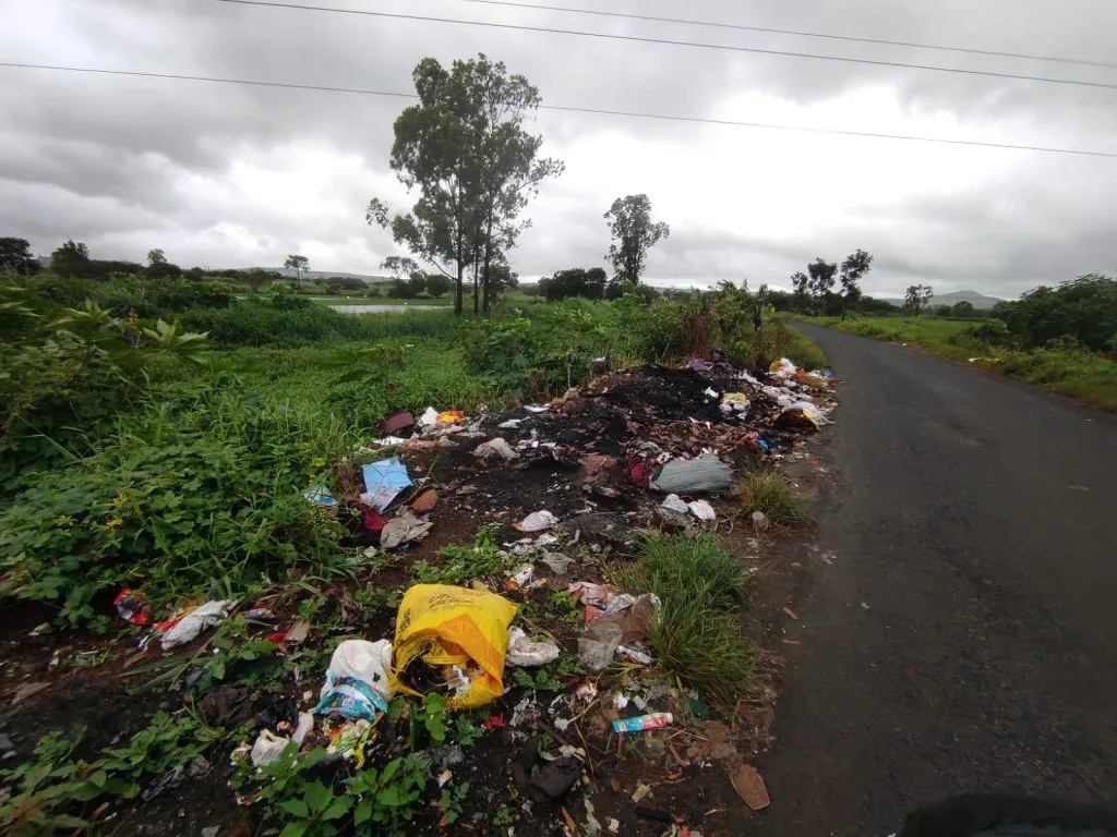 Vadgaon-Yarmal Road or Garbage Depot?