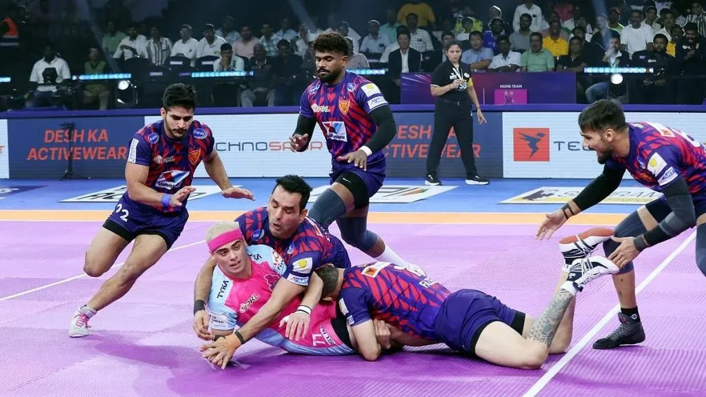 दबंग दिल्लीचा जयपूरवर थरारक विजय Dabang Delhi's thrilling win over Jaipur