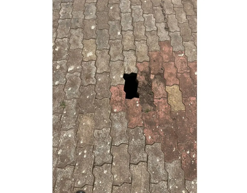 The sidewalk near the Globe Theater collapsed.