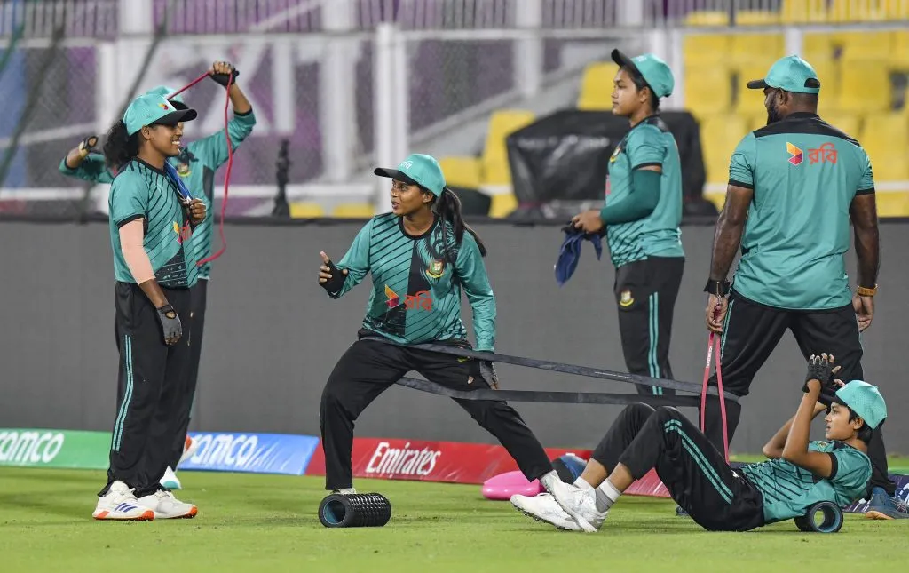 बांगलादेशपुढे आज भारी आव्हान इंग्लंडचे England faces a tough challenge against Bangladesh today