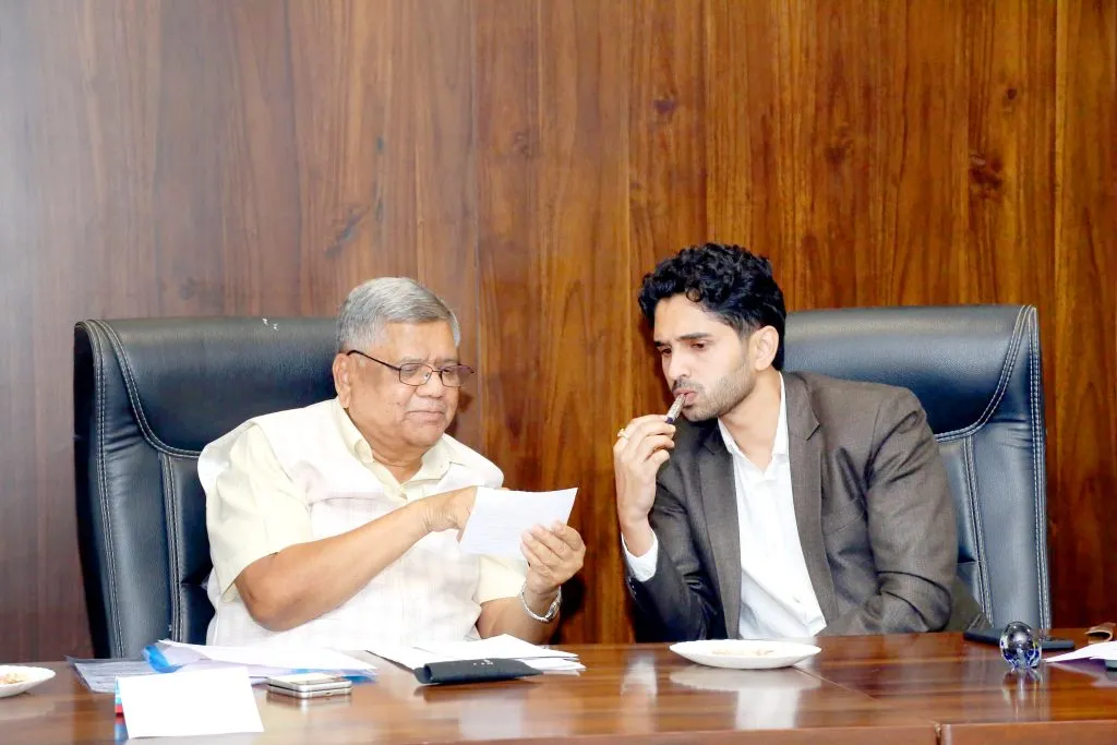 Shettar reviewed various schemes of the Centre