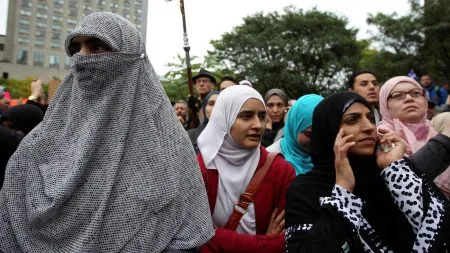 Preparations for a ban on burqa and niqab in Italy