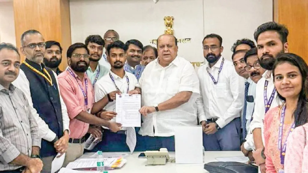 Kolhapur News : होमिओपथिक अभ्यासक्रमाचा लवकरच निर्णय होणार : मंत्री हसन मुश्रीफ government will take positive decision modern pharmacy course