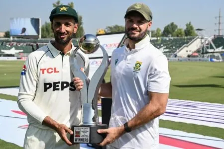 द.आफ्रिकेचा पाकवर 8 गड्यांनी विजय South Africa beat Pakistan by 8 wickets
