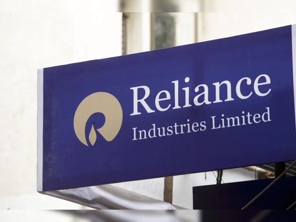 रिलायन्सने तेल खरेदीसाठी स्वीकारला नवा मार्ग? Has Reliance adopted a new way to purchase oil?
