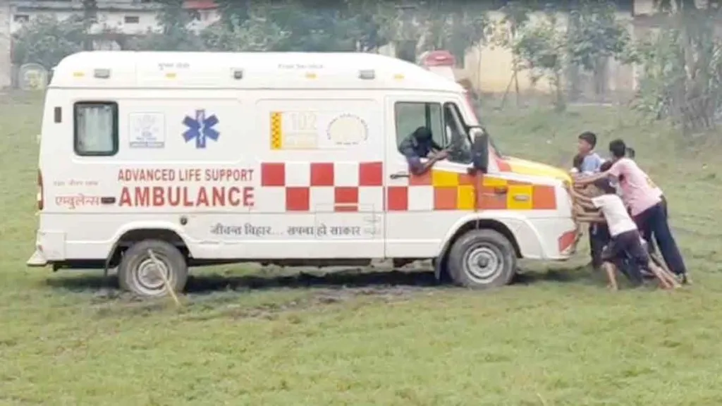 राजनाथ सिंह यांची सभा पावसामुळे रद्द Rajnath Singh's meeting cancelled due to rain