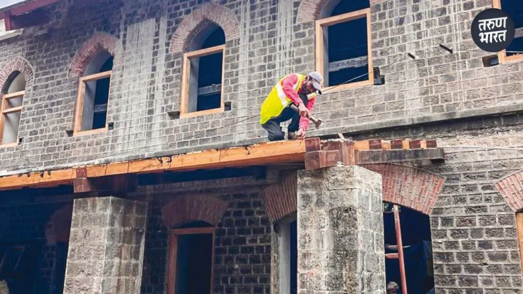 The artists held the engineer of the relevant contractor company