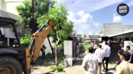 JCB removes encroachment from Navjeevan School; Four arrested