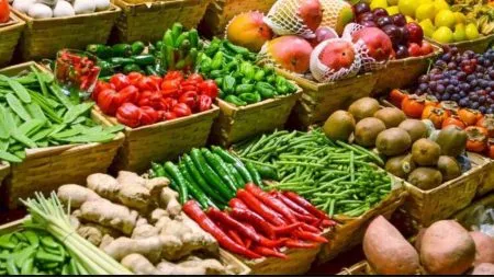 Sangli : सांगलीत 25 टन फळे, भाजीपाला दिल्लीला रवाना An important stage of Sangli pattern