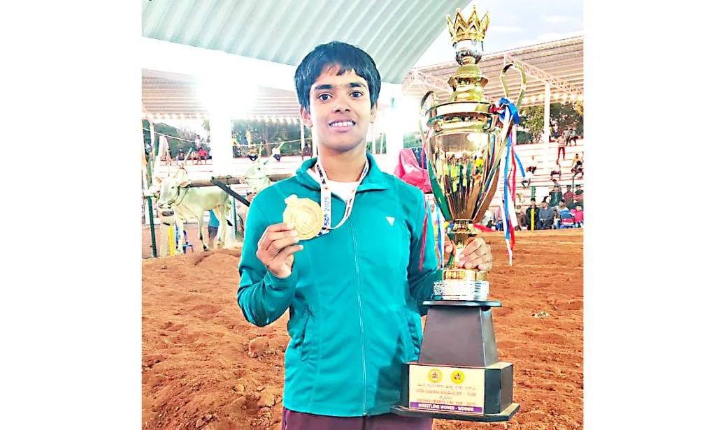 Radhika Bastwadkar wins gold medal in wrestling