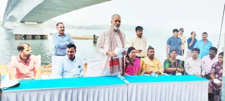 काळी नदीवरील नवीन पुलाच्या कामाचा शुभारंभ Work on new bridge over Kali River begins