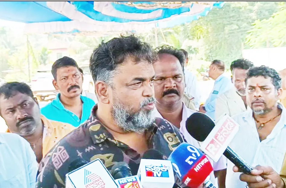 सरकारी वैद्यकीय महाविद्यालयाचा दर्जा उंचावून सुपर स्पेशालिटी हॉस्पिटल करणार The status of the government medical college will be upgraded to a super specialty hospital.