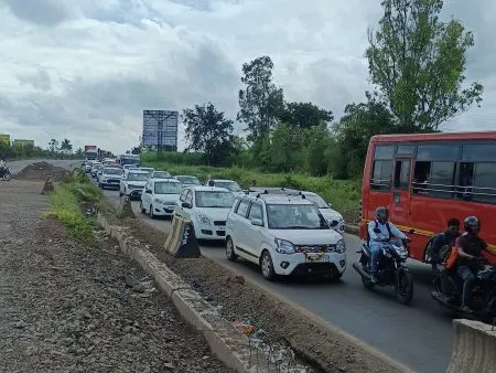 Traffic jam for hours on Karad-Satara road