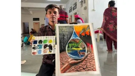 मुक्त विद्यापीठाच्या पोस्टर पेंटिंग स्पर्धेत मधुसूदन खांबल प्रथम