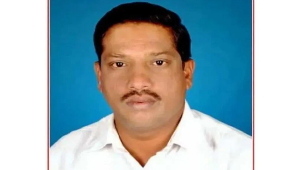 दुस-यावर बोट दाखविण्यापूर्वी राजन तेलींनी आत्मपरिक्षण करावे : सुधीर दळवी