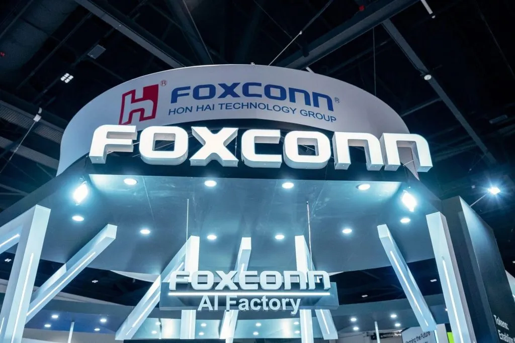 फॉक्सकॉन गुंतवणुकीवरून स्टॅलिन यांची फजिती Stalin's embarrassment over Foxconn investment