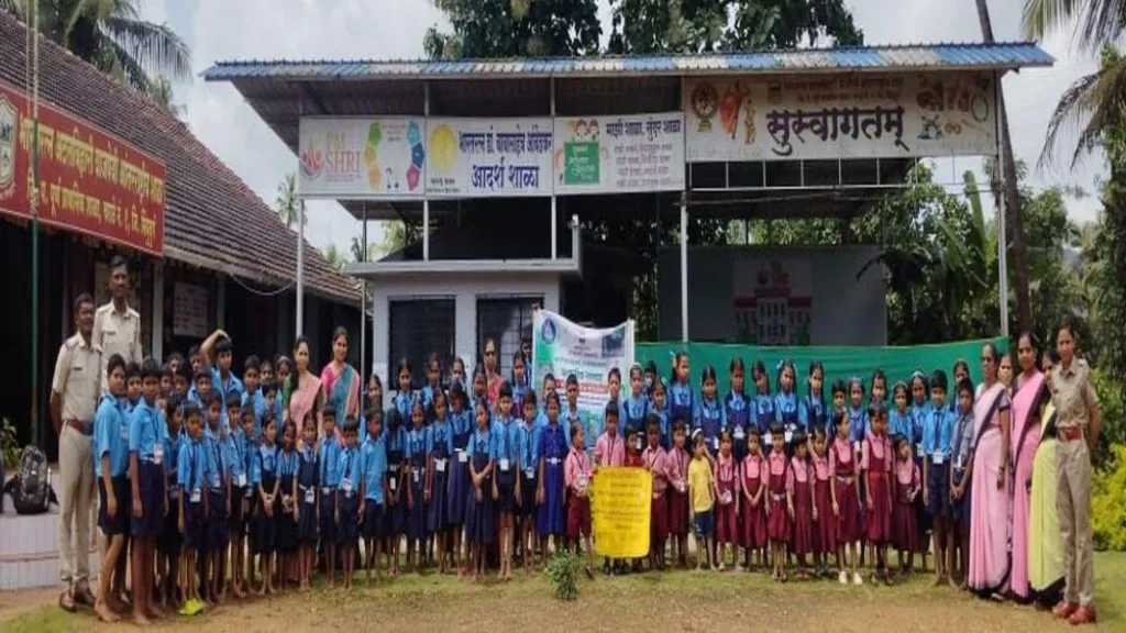 जंगलातील पशु – पक्षी हे आपले शत्रू नसून पर्यावरणाचे संवर्धक !