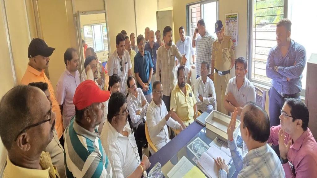 आचरा पंचक्रोशीतील ग्रामस्थांनी वीज अधिकाऱ्यांना तीन तास धरले धारेवर