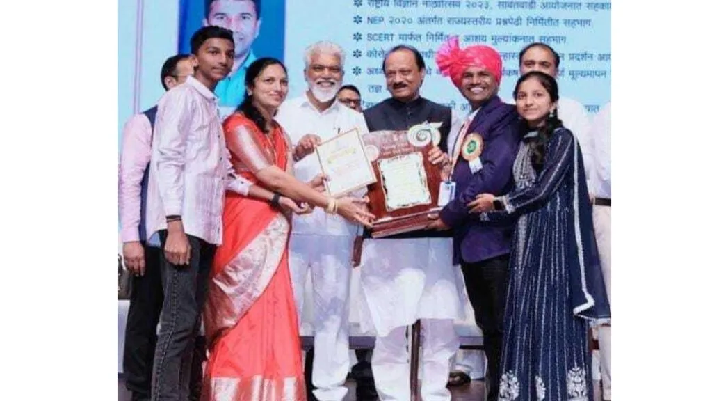 सावित्रीमाई फुले राज्य आदर्श शिक्षक पुरस्काराने प्रकाश कानूरकर सन्मानित