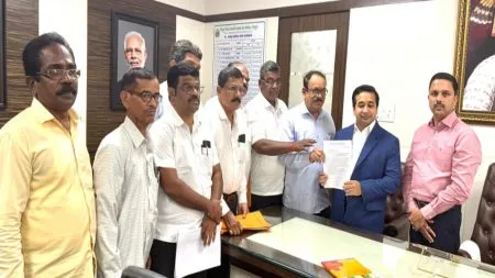 देवस्थान जमिनींवरील कुळांचे नाव कमी करण्याच्या आदेशाला स्थगिती द्या