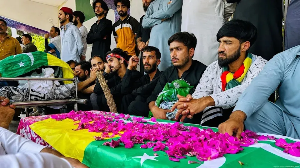 12 killed in clashes in PoK